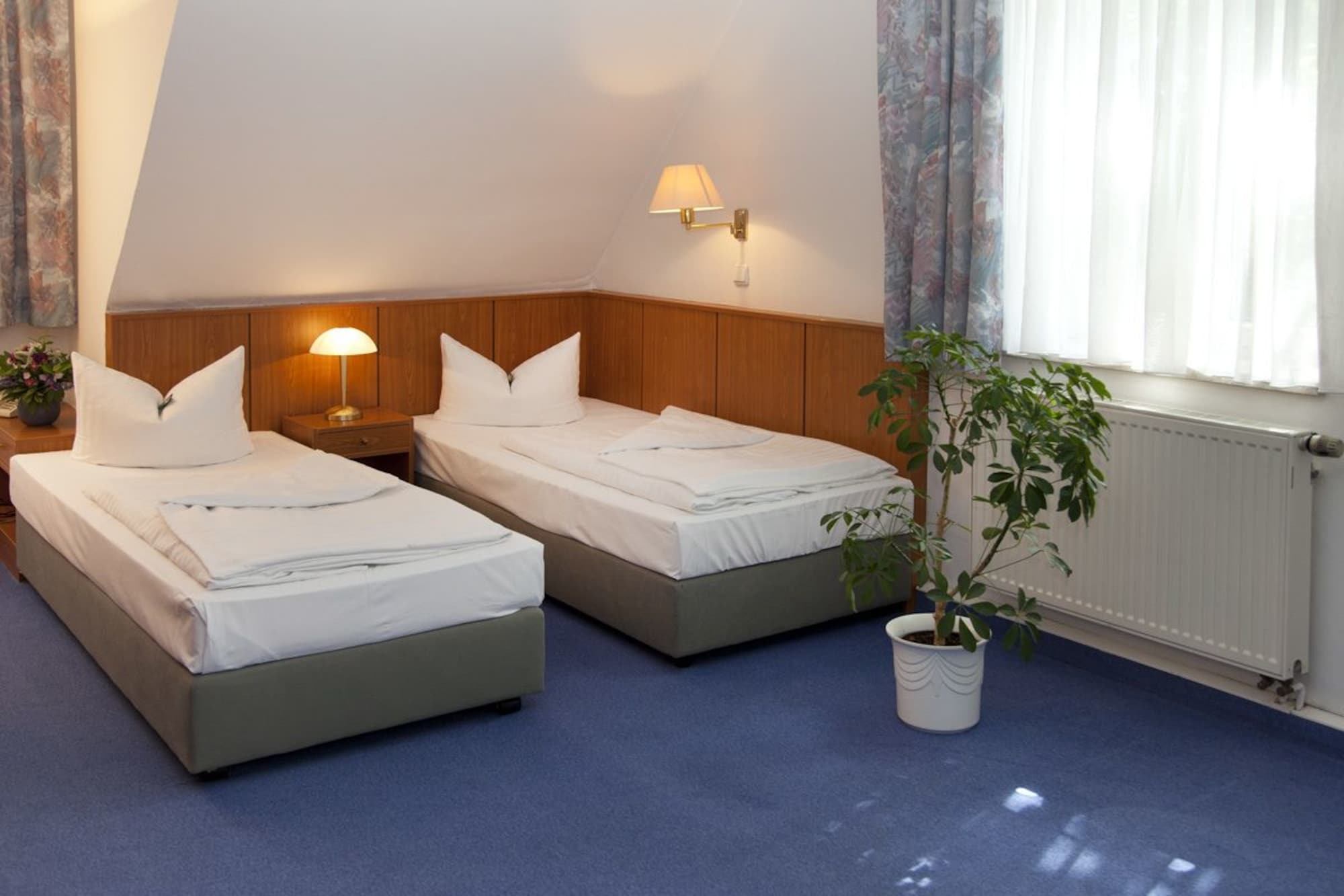 Hotel Und Restaurant Gartenstadt Erfurt Exterior foto